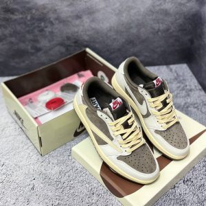 Кроссовки Nike Air Jordan 1 Low Travis Scott Reverse Mocha