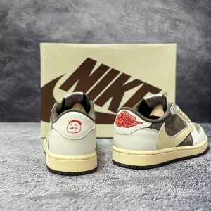 Кроссовки Nike Air Jordan 1 Low Travis Scott Reverse Mocha