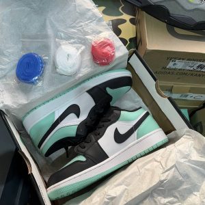 Кроссовки Nike Air Jordan 1 Retro Low Emerald