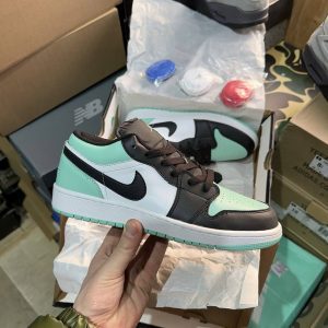 Кроссовки Nike Air Jordan 1 Retro Low Emerald