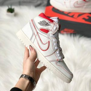 Кроссовки Nike Air Jordan 1