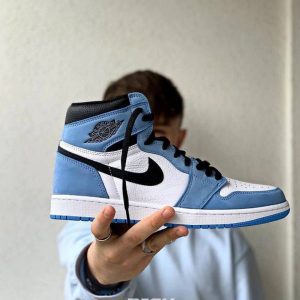 Кроссовки Nike AIR Jordan 1 Retro High GS 