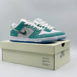 Кроссовки Nike SB Dunk Low 