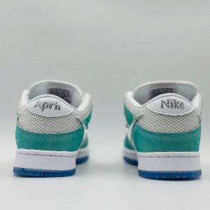 Кроссовки Nike SB Dunk Low 