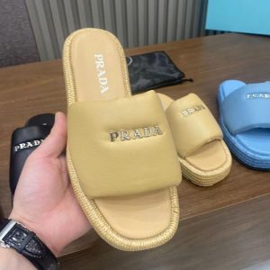 Шлёпанцы женские Prada