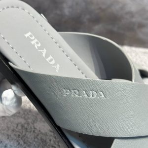 Шлёпанцы мужские Prada