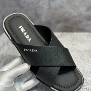 Шлёпанцы мужские Prada