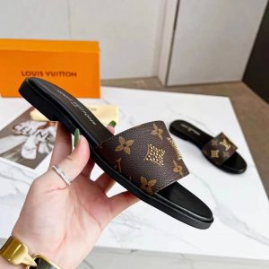 Шлепанцы Louis Vuitton