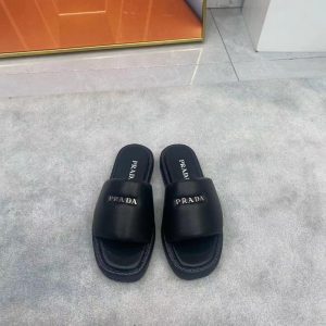 Шлёпанцы женские Prada