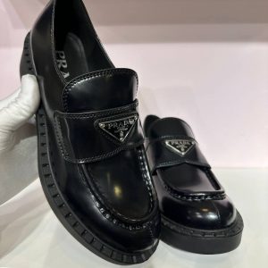 Лоферы женские Prada