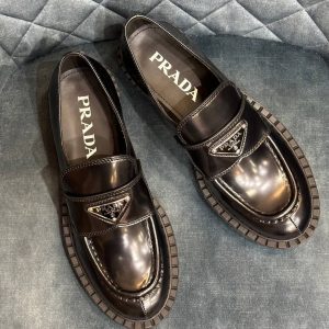 Лоферы женские Prada