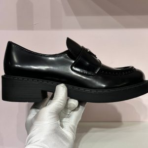 Лоферы женские Prada