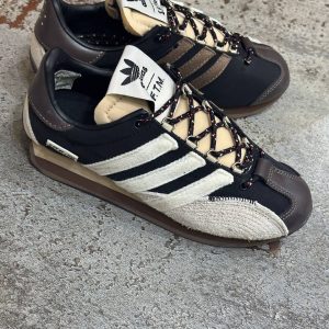 Кроссовки Adidas x SFTM