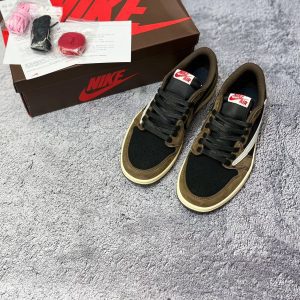 Кроссовки Nike Air Jordan Low TRAVIS SCOTT GOLF