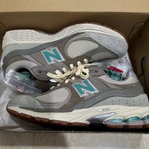 Кроссовки New Balance 2002