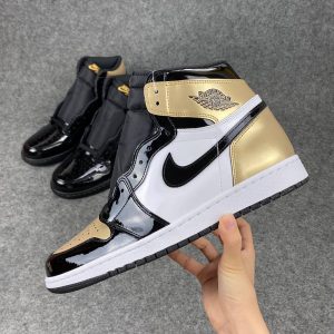 Кроссовки Nike Air Jordan 1 Retro High Og Nrg 'Gold Toe'