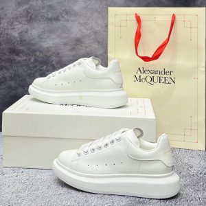 Кроссовки женские Alexander McQueen