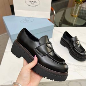 Лоферы женские Prada